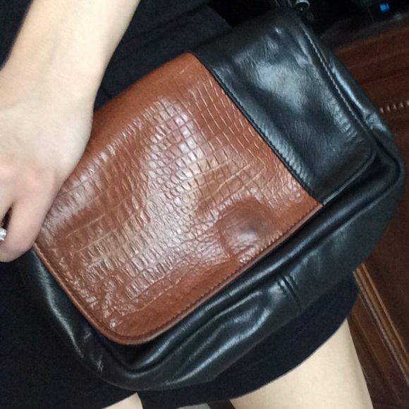 Gorgeous leather cross body! - Picture 2 of 6